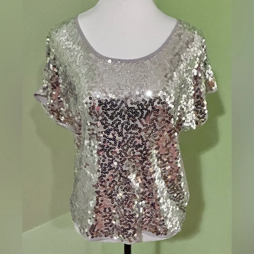 Sparkly Silver Sequin Shortsleeved Top by Seductions - New Size Medium 💍 - Picture 10 of 12